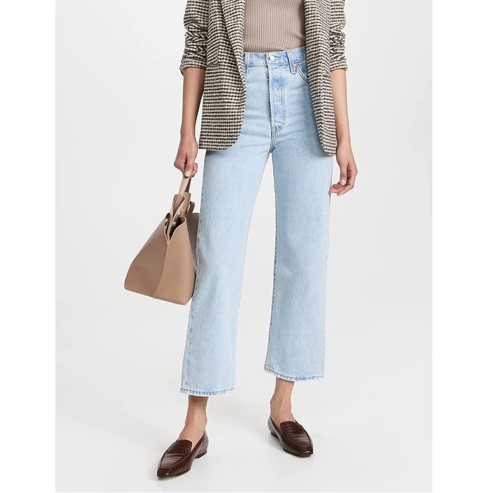 Levi’s Ribcage Straight Ankle size 25